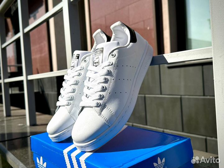 Лаконичные кроссовки Adidas Stan Smith 43 размер