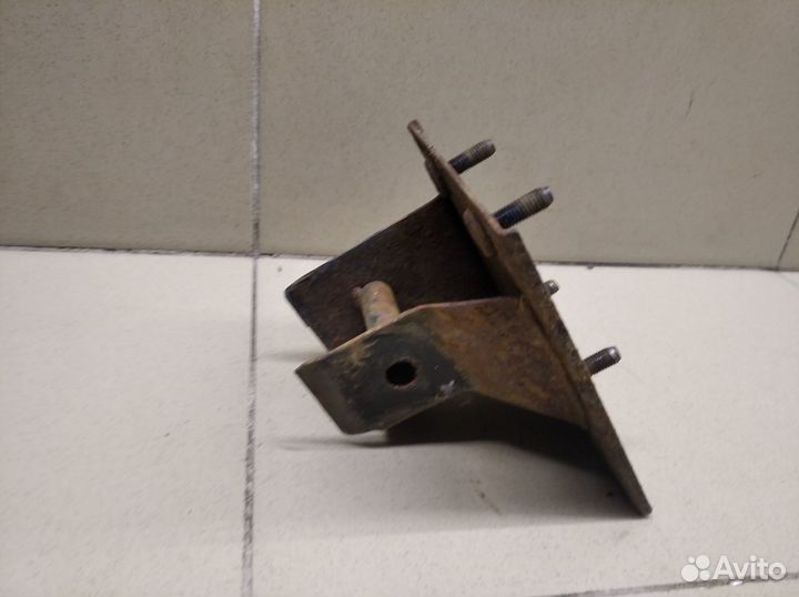 Кронштейн (сопут. товар) Gentra II 2013-2015