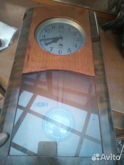 Часы янтарь