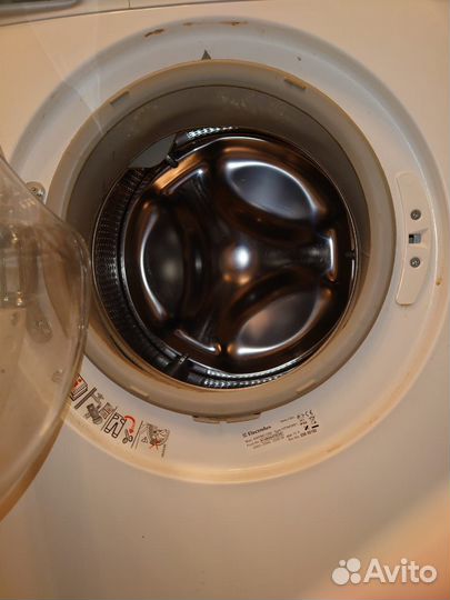 Стиральная машина Electrolux EWF 86110W 6 кг