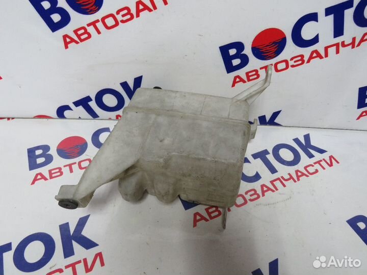 Бачок омывателя toyota townace noah SR40G, CR50G