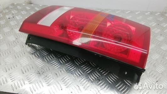 Фонарь задний левый land rover discovery 3 (97B36M