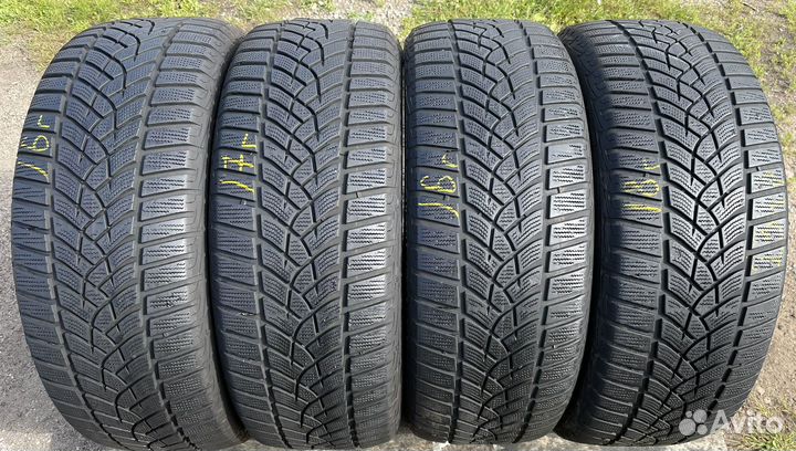 Goodyear UltraGrip Performance Gen-1 215/55 R17