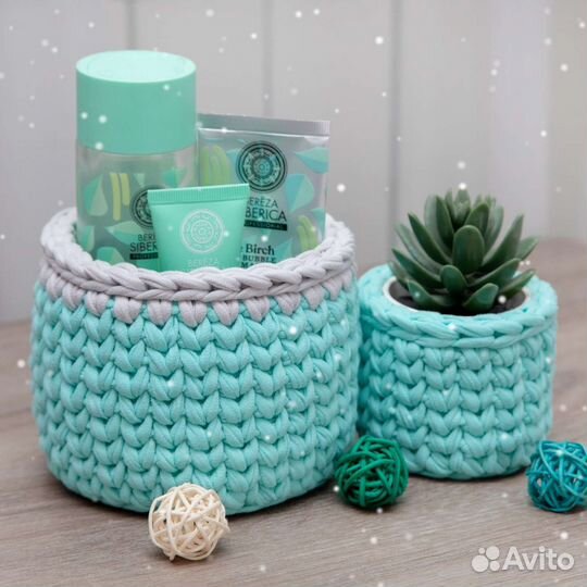 Вязаные корзинки ручной работы