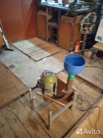 Зернодробилка