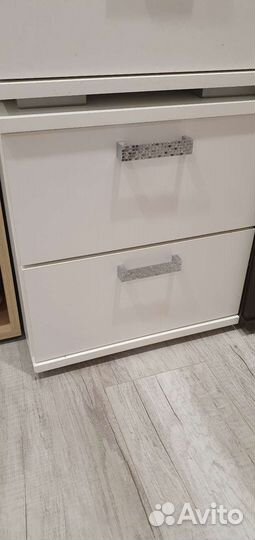 Тумба прикроватная белая