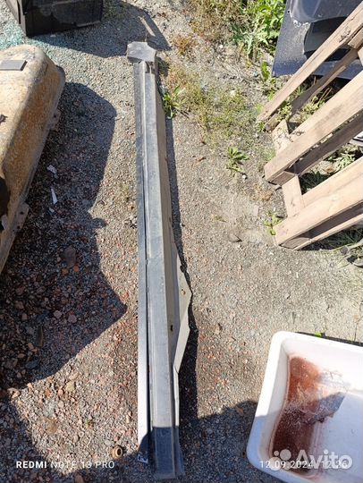 Накладка порога правая Passat b5