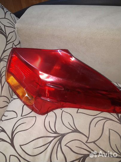 Стоп сигнал rav4 2014г