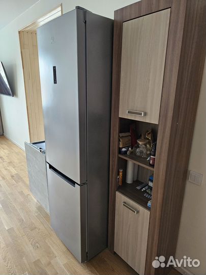 Холодильник Indesit DF 5200 S