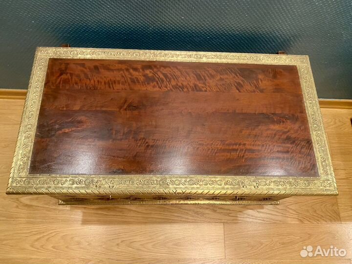 Сундук ручной работы из массива акации