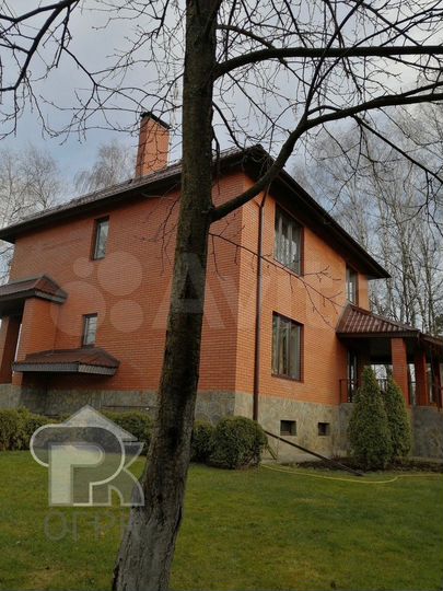 Коттедж 257 м² на участке 12 сот.