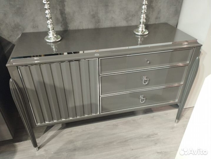 Комод 3 ящ. 1 дв. Gravita