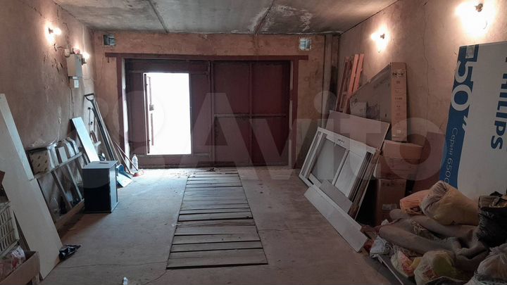 Гараж, > 30 м²