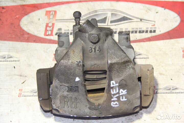 Суппорт перед право c Mazda Premacy crew LF-DE