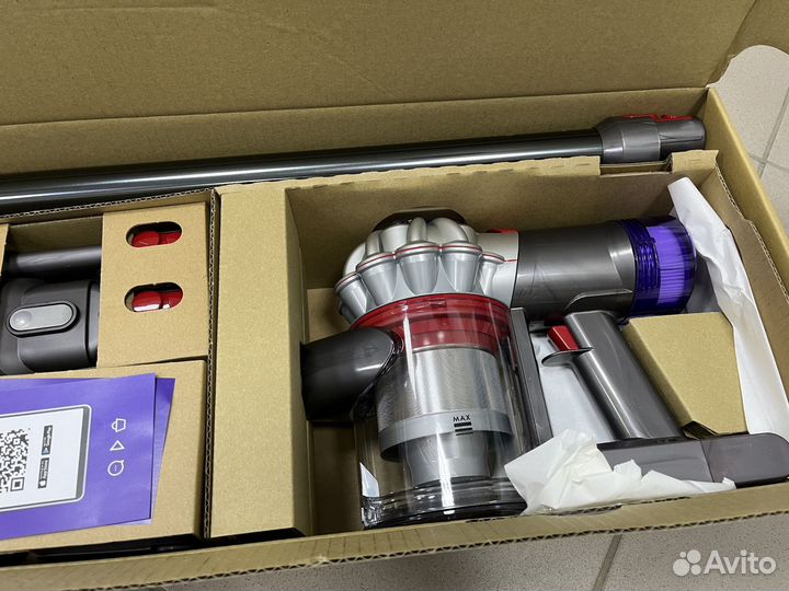 Пылесос Dyson v8