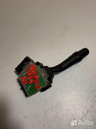 Переключатель дворников Toyota Avensis T250 1zzfe