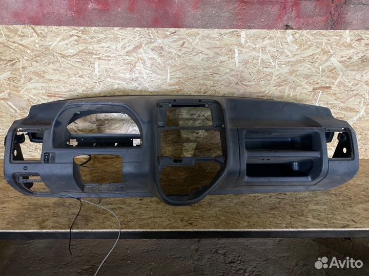 Торпедо для Mercedes Vito W638 OM 611 2003