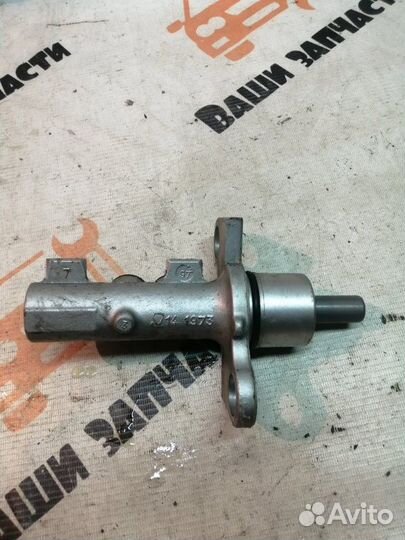 Главный тормозной цилиндр Skoda Octavia A5