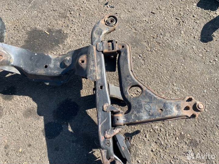 Подрамник передний передний Opel Vectra B хетчбэк