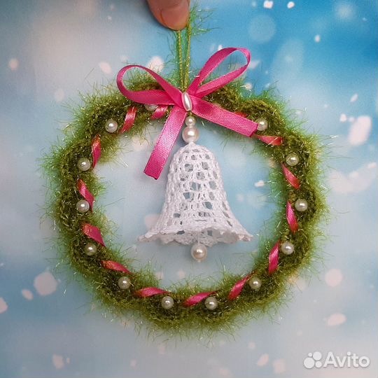 Новогодний венок с колокольчиком