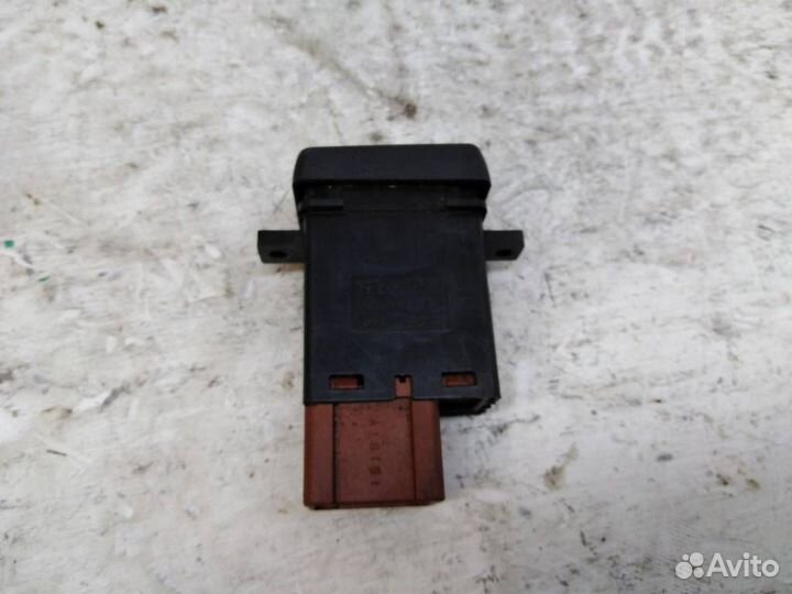 Кнопка обогрева сидений