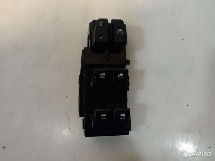 Блок кнопок стеклоподемника Hyundai Solaris 2