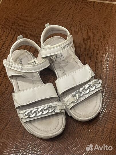 Босоножки для девочки 33