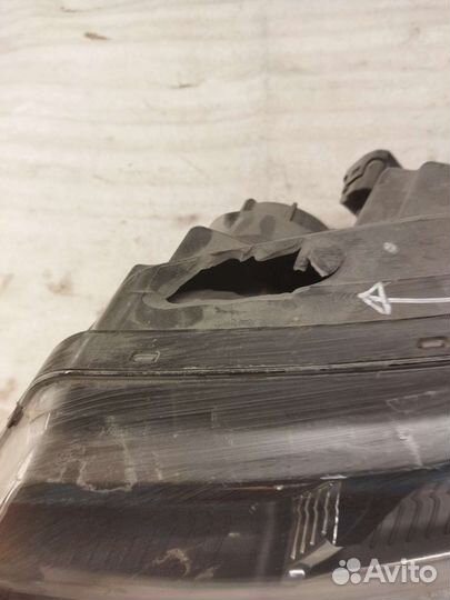 Фара левая Kia Cerato 09-13