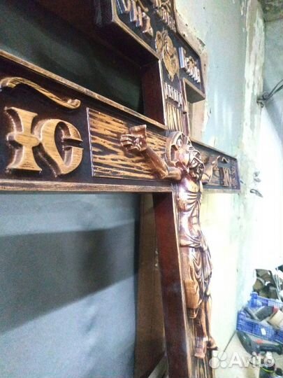 Крест резной из массива дерева на могилу