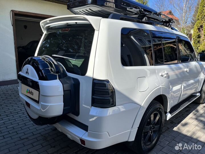 Mitsubishi Pajero 3.0 AT, 2011, 215 000 км