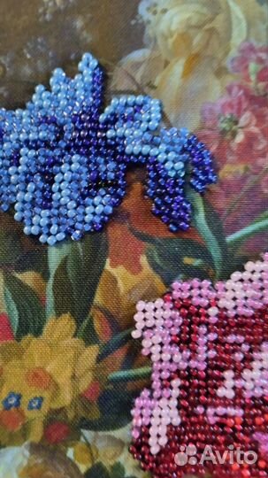 Картина, вышитая бисером. Цветы