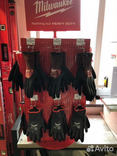 Перчатки Milwaukee. Защитные перчатки