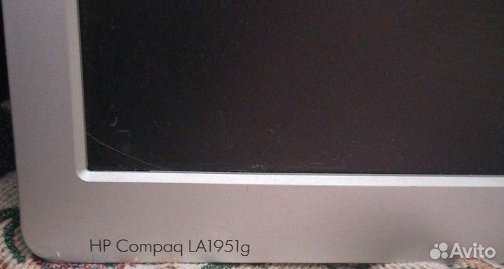 Монитор HP LA1951g неисправный
