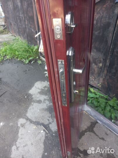 Дверь входная металлическая
