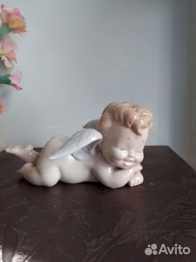 Ангел фарфоровый