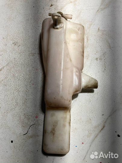 Бачок расширительный Mitsubishi Carisma рест. 2001