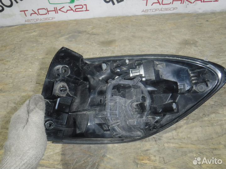 Фонарь левый внешний Renault Kaptur (2016-2021)