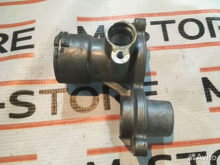 Фланец двигателя, системы охлаждения Mercedes-Benz