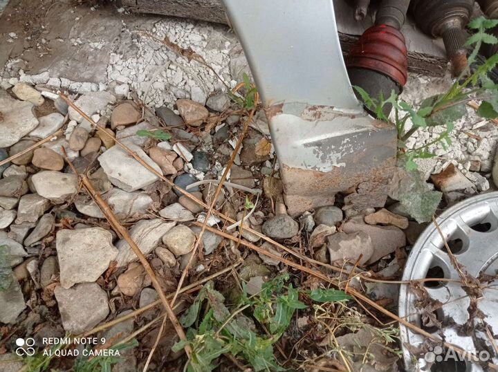 Крыло переднее левое Nissan Pulsar N15