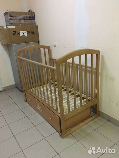 Детская кроватка