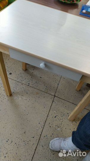 Стол обеденный