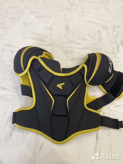 Нагрудник хоккейный M