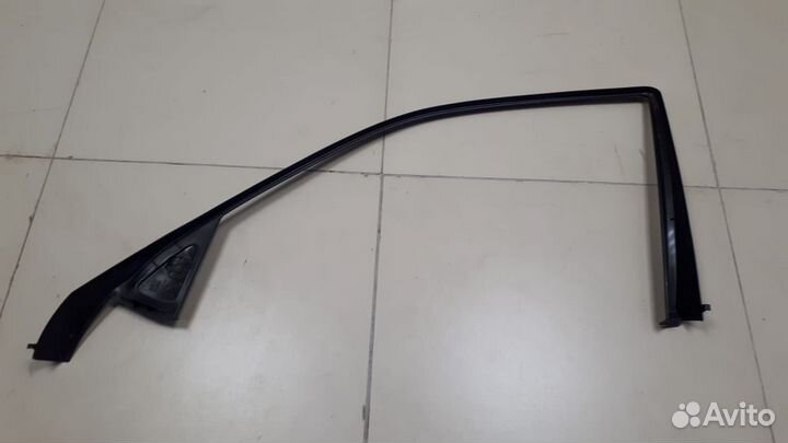 Накладка двери передней левой