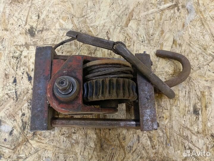 Механическая лебедка таль