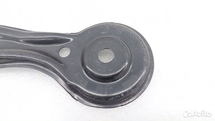 Кронштейн подрамника задний правый Toyota Camry