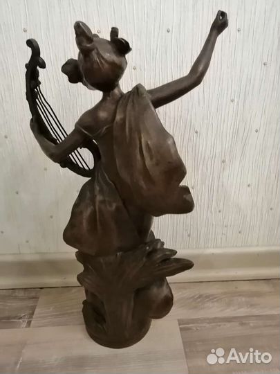 Бронзовая статуэтка