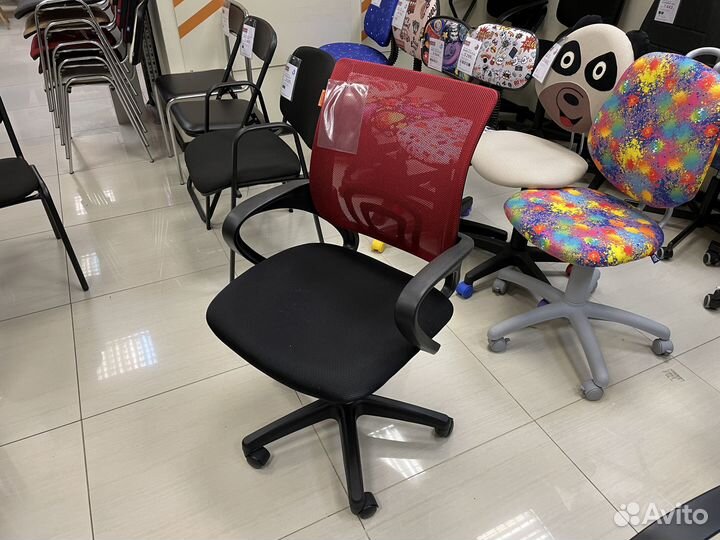 Кресло офисное chairman 696 красное