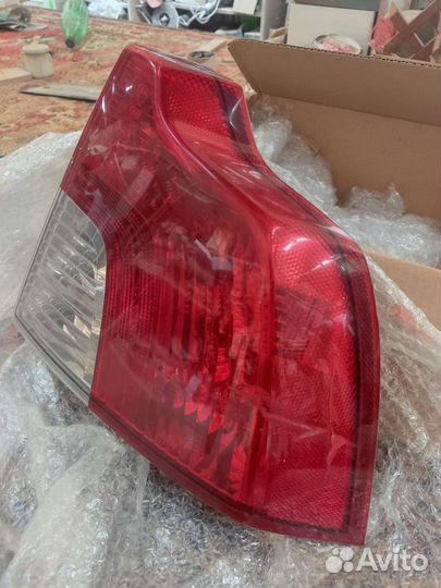Задняя правая фара на Вольво s40 II