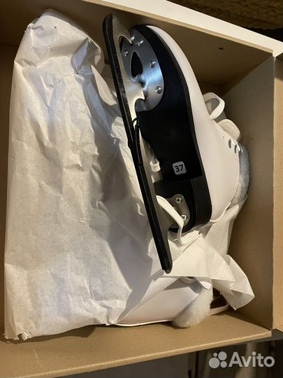 Коньки фигурные размер 39