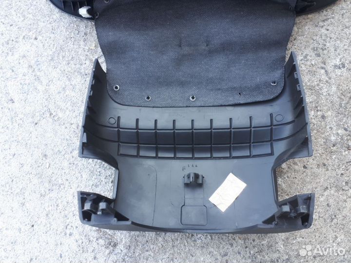 Кожух рулевой колонки верхний Hyundai i30 FD